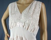SALE 50s Primrose Pink Van Raalte Gown With Bow Applique, 38 - Vintage Lingerie