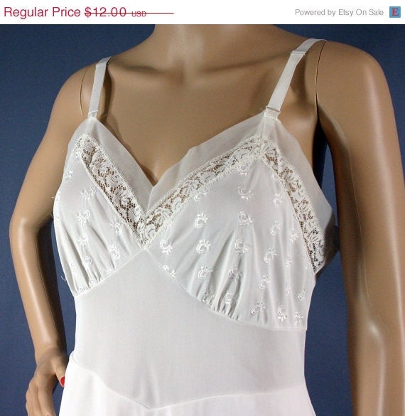 SALE 60s White Pembrooke Full Slip Dress With Embroidered Chiffon, 36 - Vintage Lingerie