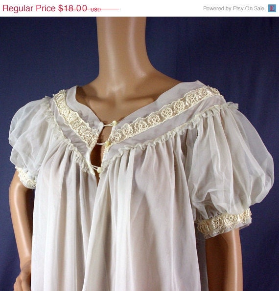 SALE 50s Godfried Original White Double Chiffon Peignoir, 38 - Vintage Lingerie