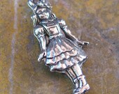 6 Silver Don't I look Like Alice charms jewelry Findings 1171