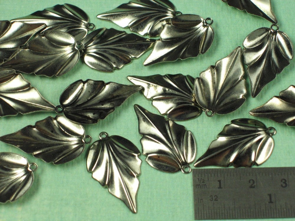 18 Antique Silver Drop Focal Point Jewelry Finding 643