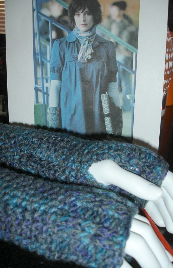 Alice Cullen Fingerless Gloves- Style 2- New Moon -FREE SHIPPING-NOW AVAILABLE