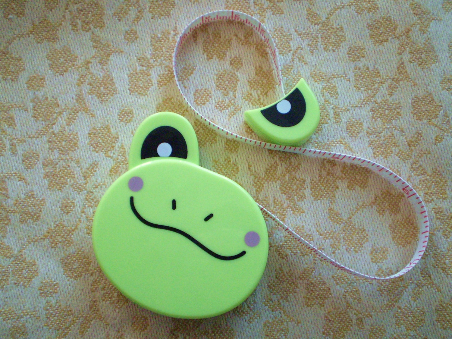 Green Frog Tape Measure: Knitting Supplies, School Supplies Kawaii