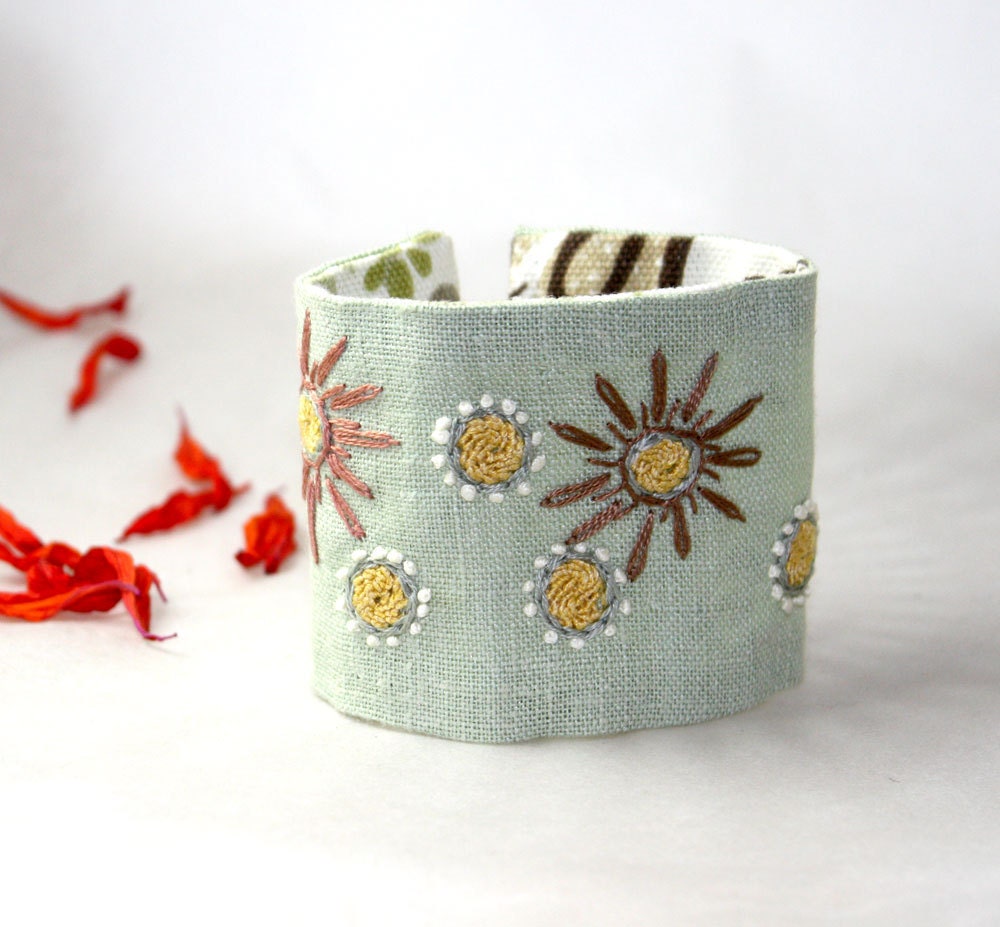 Hand Embroidery Textile Fabric Cuff Bracelet Mint Daisies Embroidery Linen Cuff Etsy