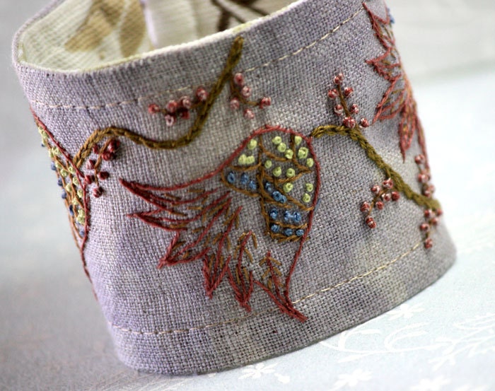Hand Embroidery : Fabric Cuff Hand Embroidered Linen Jacobean Purple Spring Tulips Embroidery tagt team