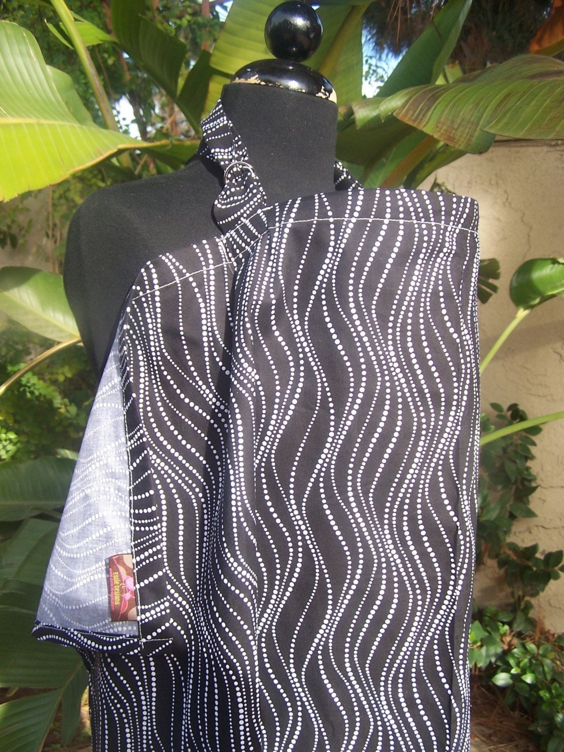 Nursing Cover Black Waves