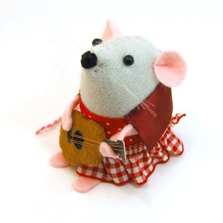 Guitarist Mouse guitar ornament felt rat hamster mice cute gift for animal lover or collector - Lizzy