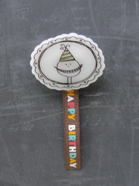 BROOCH. happy birthday. party hat design. shrink plastic with ink drawing by looploft.