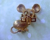Vintage Avon mouse with Glasses gold pin
