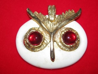 Vintage 1970's Jewelry Owl, Pendant, Gold & plastic Mod Owlet Ornate Metal, retro 70's Hoot Owls red eyes mystical Good Luck Charm