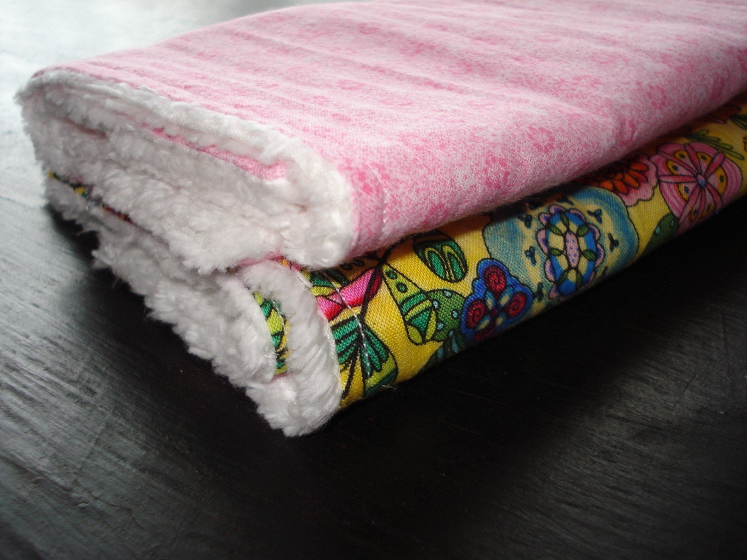 CLEARANCE Fun and Funky Flower Pink Burp Set 5.99