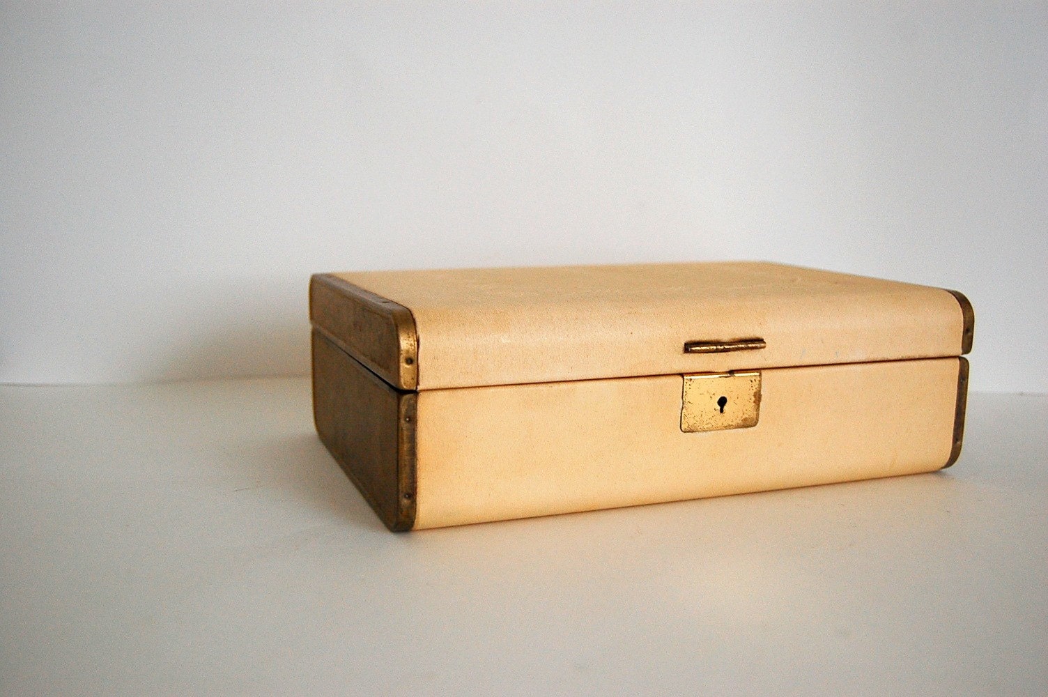 1940s Vintage IVORY Princess JEWELRY BOX