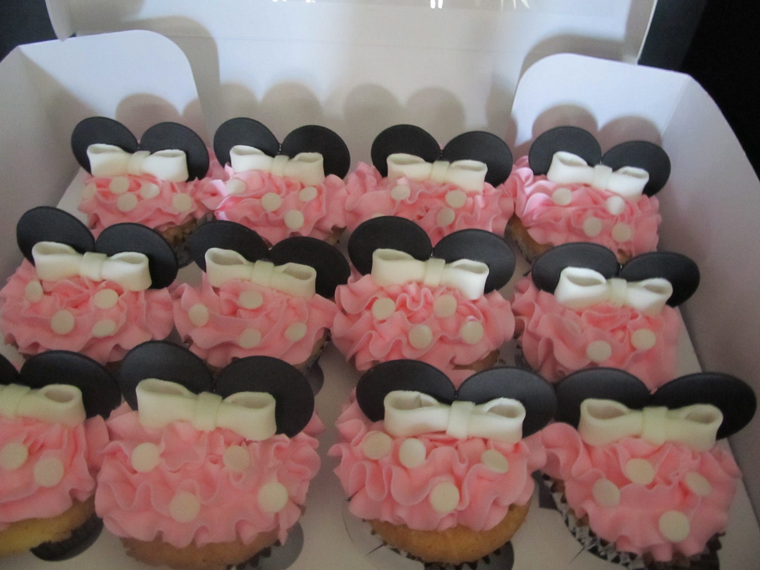 Minnie Mouse Inspired Fondant Cupcake Toppers