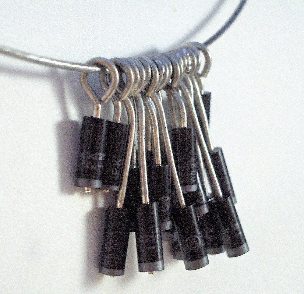 Diode Fandangle Necklace