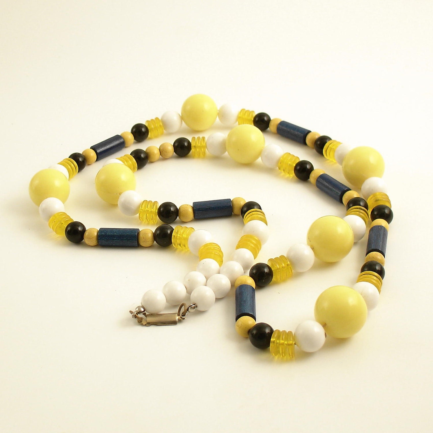 Vintage Bead Necklace Jewelry