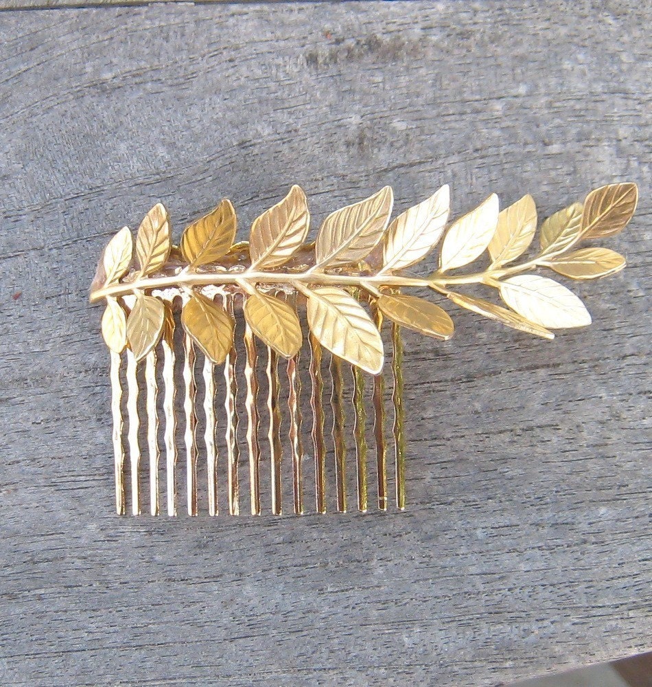 Golden leaf haircomb