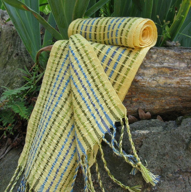 Handwoven scarf