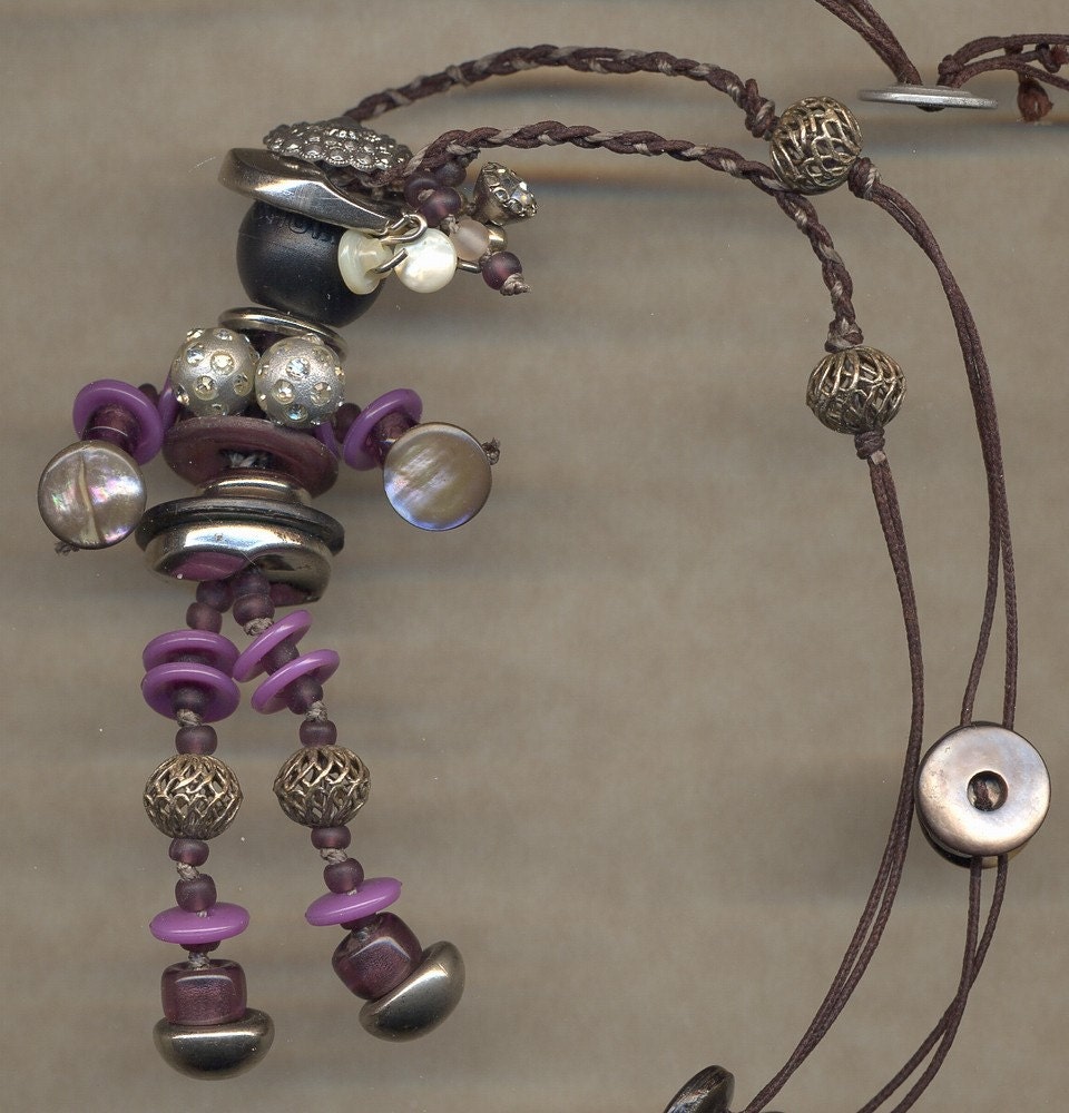 A Necklace and Party Companion  -   Beads and Buttons ..