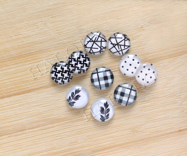 10pcs handmade assorted black and white round clear glass dome cabochons 12mm (12-96452)