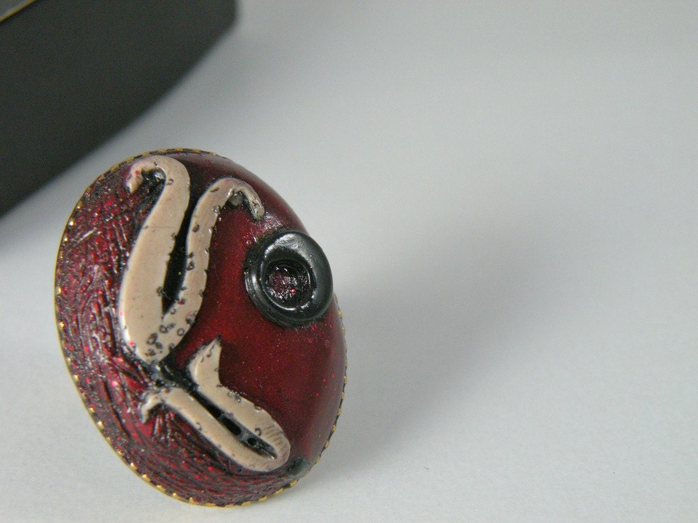 Adjustable Antique Finish Oval Cherry Red Ring with An Ottoman Style Tulip