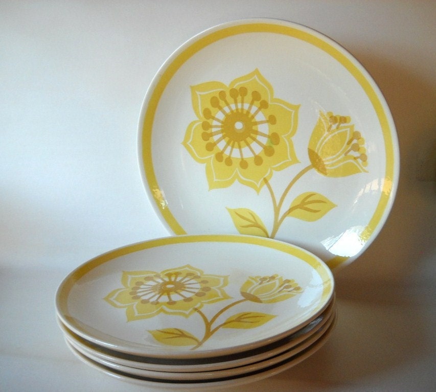 Vintage Plates Vintage Platter Flower Retro 1970s Retro Chic Mustard Yellow