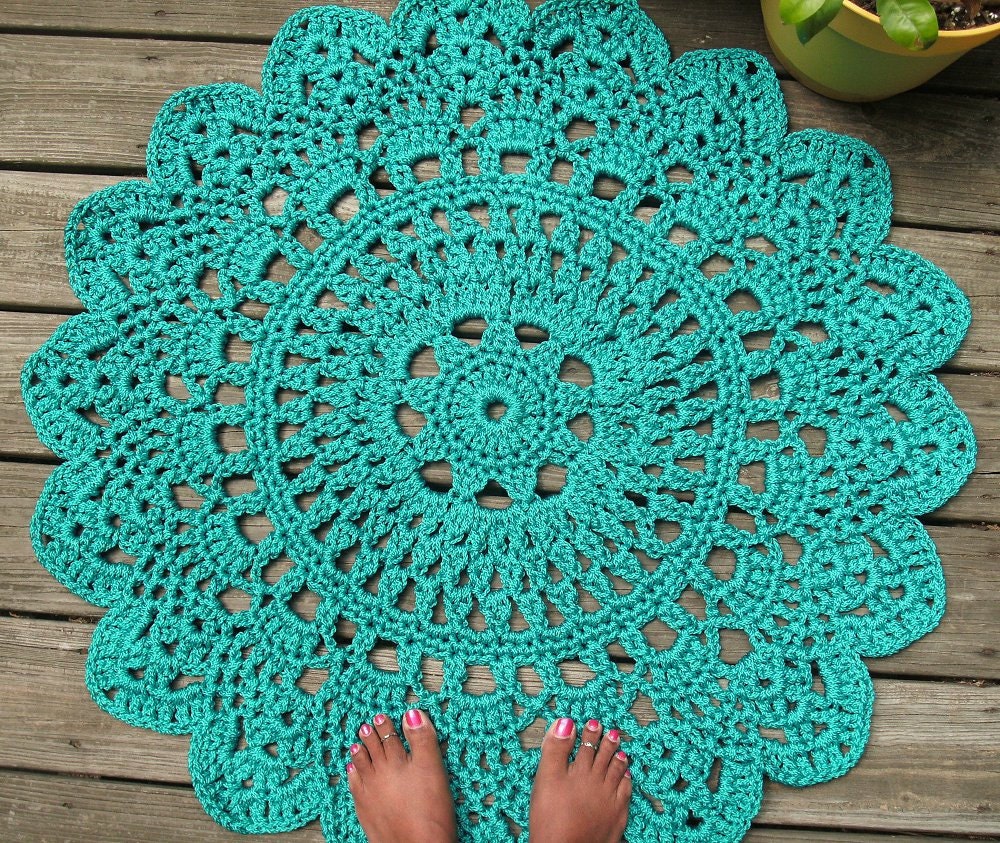 Turquoise Patio Porch Cord Crochet Rug in 35" Round Pineapple Pattern