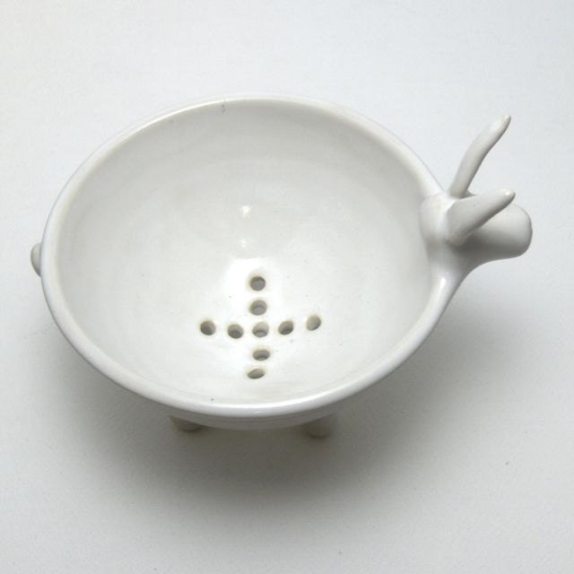 Bunny Berry Bowl in Eggshell White