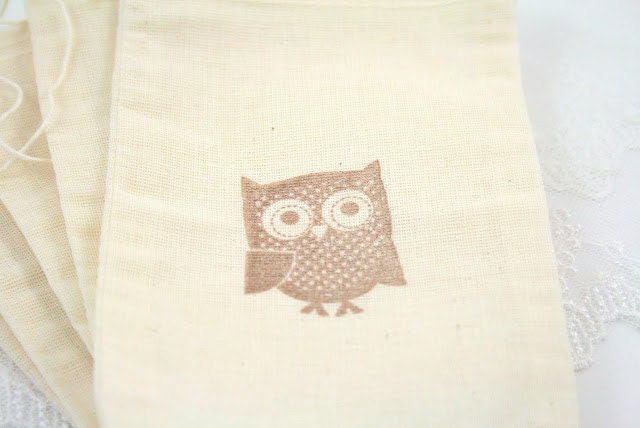 Muslin Favor Bags / Drawstring Gift Bags - Stamped Vintage Owl - Wedding / Birthday / Baby Shower