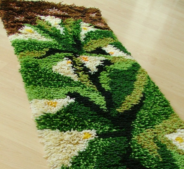Blooming Wall ryijy (rya) wall hanging