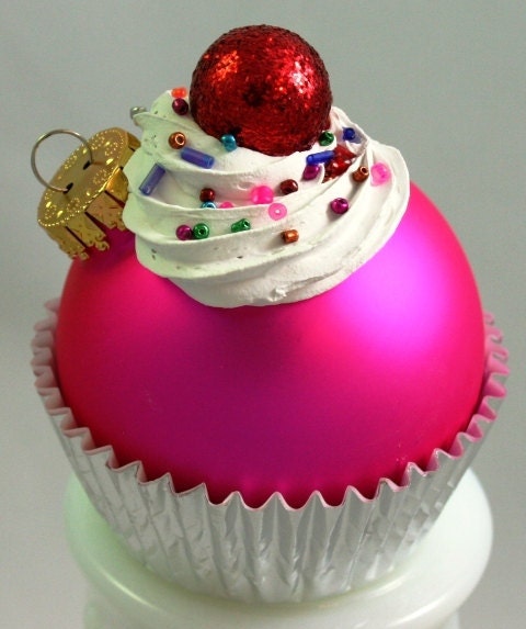Cupcake Ornament - Matte Pink