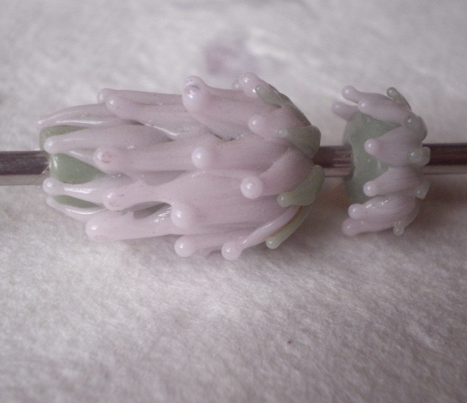 Lavender Glass Bead Small Size in Pink with Whorl of Bud Bead and French Lavender Sachet Buds