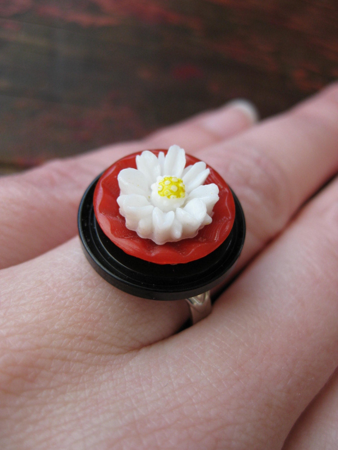 Vintage Findings "Fresh Pick" Daisy Ring in Black and Red
