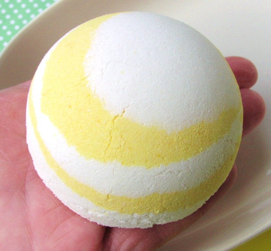 Bath Bomb - Honeysuckle Bath Bomb - Bath Fizzies - Bath Fizzy - Floral - Yellow - Bath Bombs