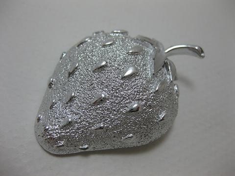 Vintage Sarah Coventry Strawberry Ice Silvertone  Brooch