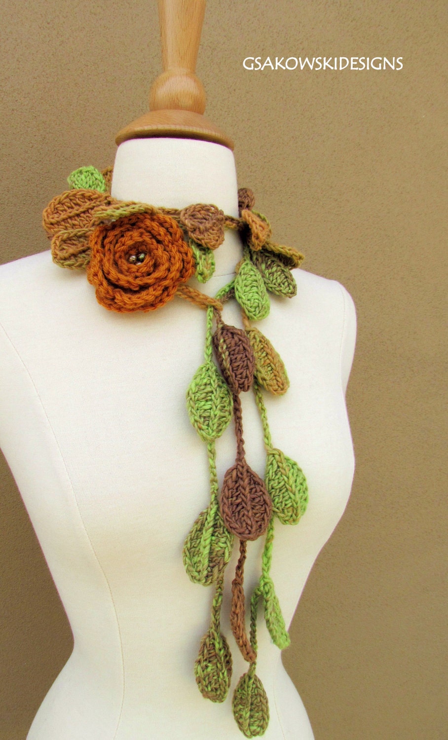 Queen Elizabeth Rose Lariat-Scarflette-Terracotta