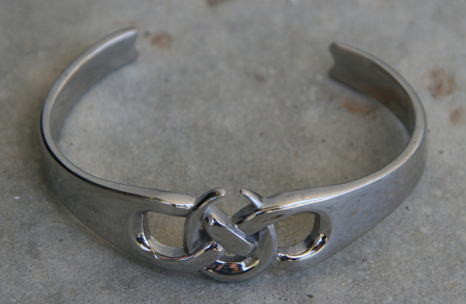 Stainless Steel Bracelet Horseshoe Infinity Design
