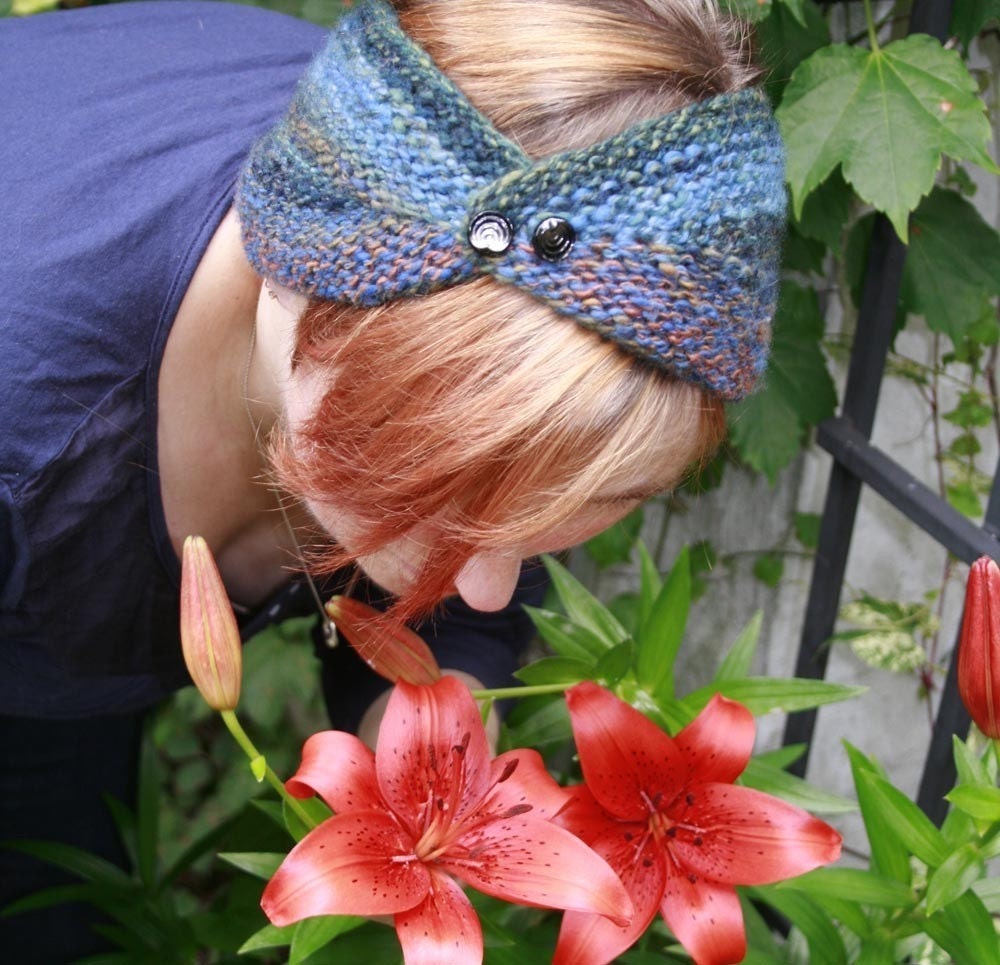Glamour Girl's Anyway Accessory- Knitting Pattern