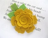 Felt flower hair clip in mustard yellow - Georgia