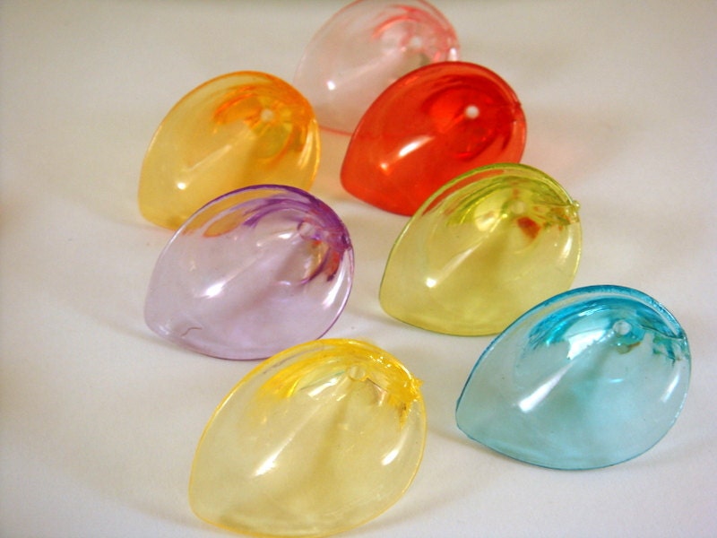 SALE - 16 Lily Flower Beads Assortment Transparent Acrylic Trumpet 19mm - 16 pc - A1026FL-AS16