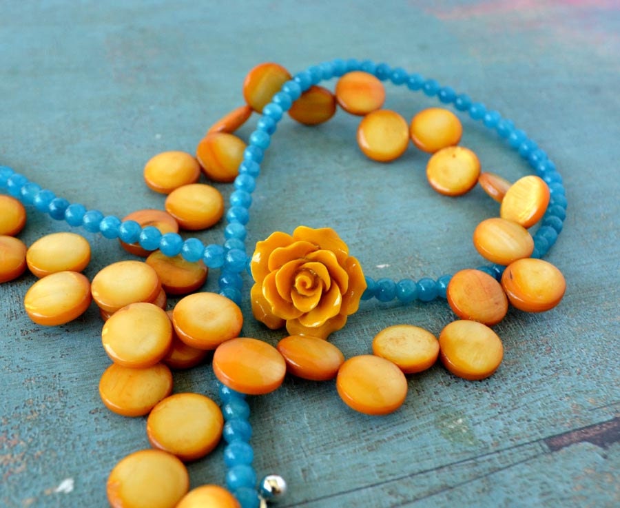 Frida necklace in honey yellow shell beads and metal blue jade - sterling silver