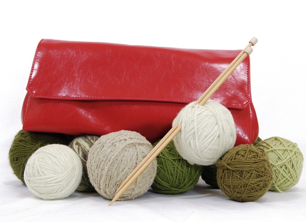 GiGi Knitting Clutch in Patent Red