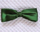 Vintage Emerald Green SATIN BOW TIE  1960s