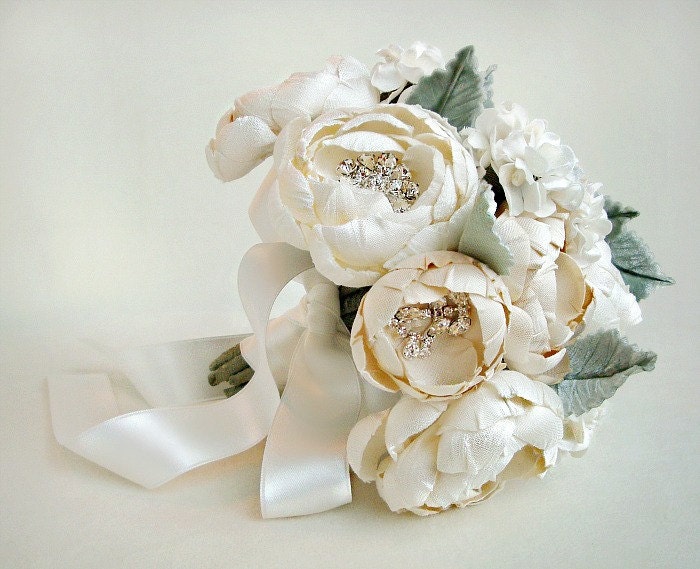 White and Ivory Petite Silk Fabric Bouquet