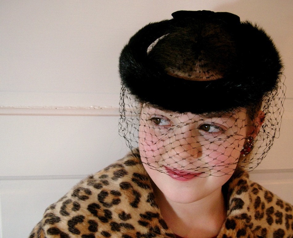 Vintage Hat 1950s 60s Black Velvet and Mink Fur with Netting HeadPiece