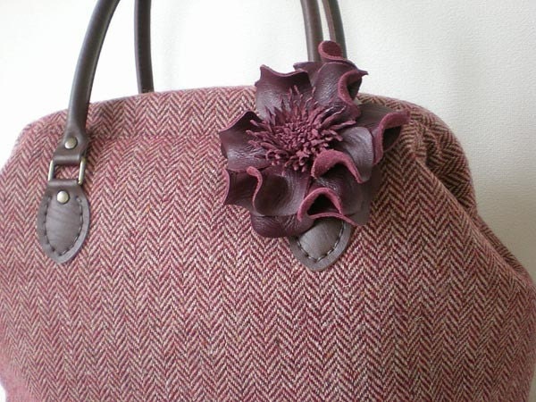 Nep Herringbone Tweed Wool Boston bag with a leather corsage- Burgundy