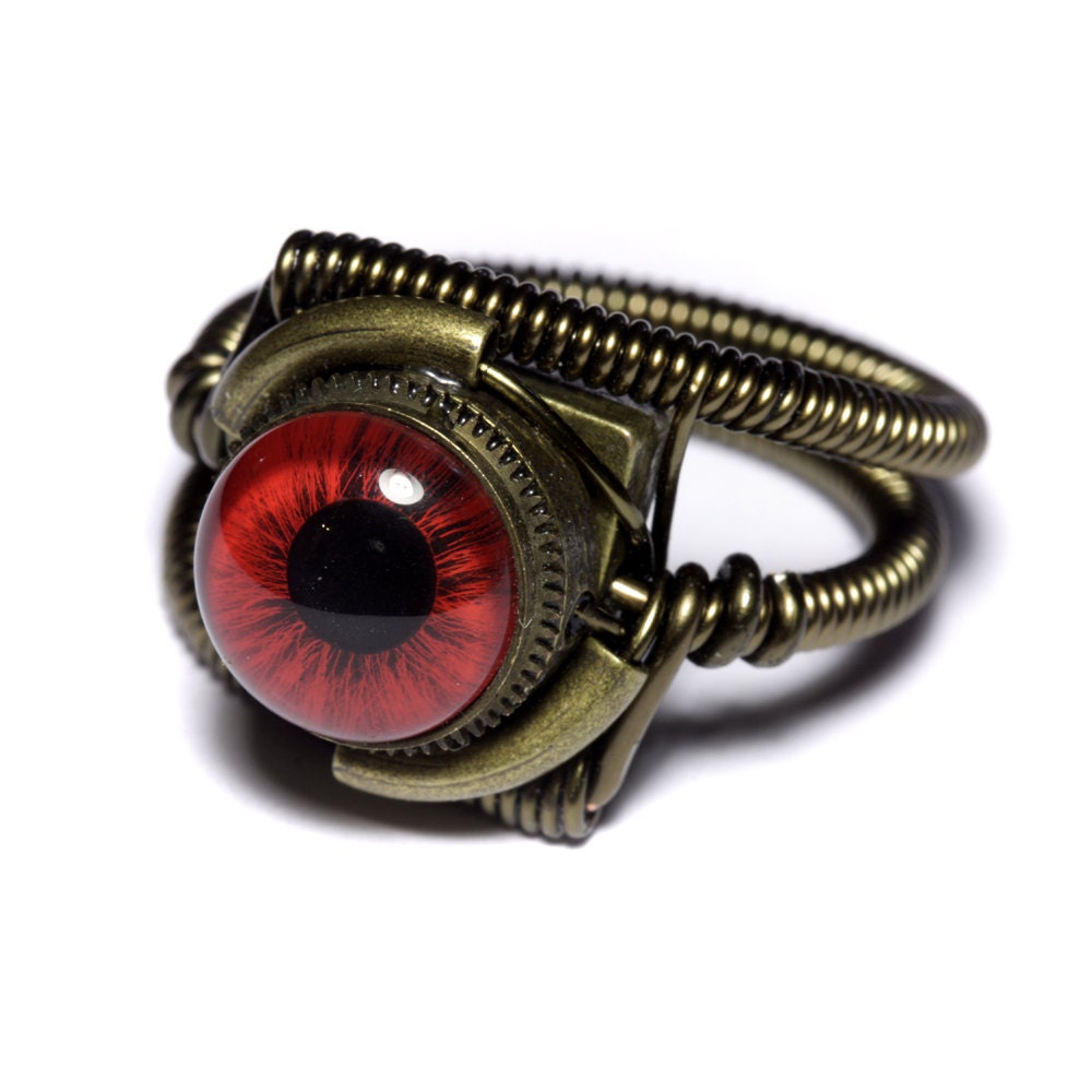 Steampunk Jewelry - Ring - Red taxidermy glass Eye - Bronze Tone