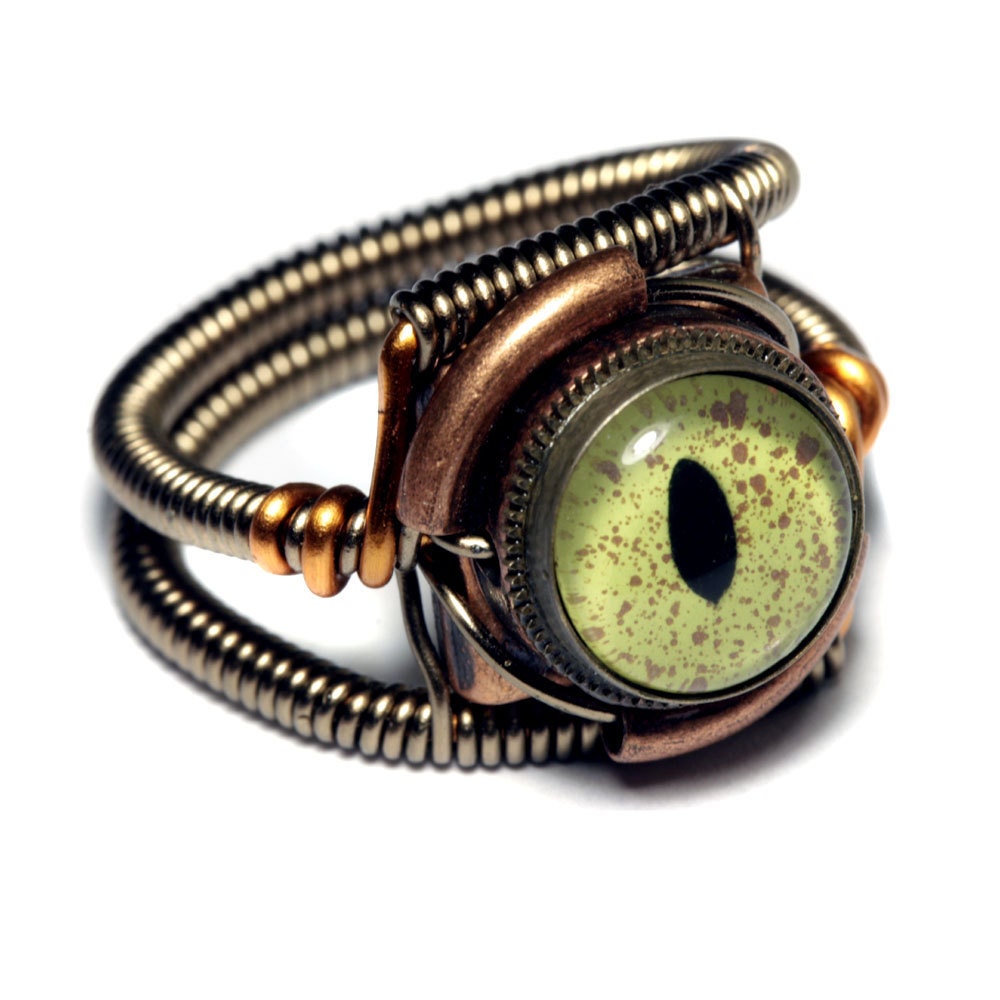 Steampunk Jewelry - RING - Alligator Green taxidermy glass eye - Size 8 ONLY - SALE