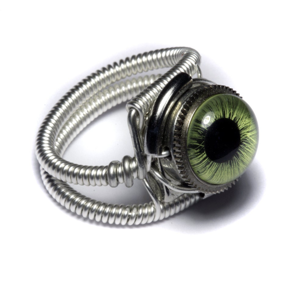 Cyberpunk Jewelry - Ring - Green taxidermy glass Eye