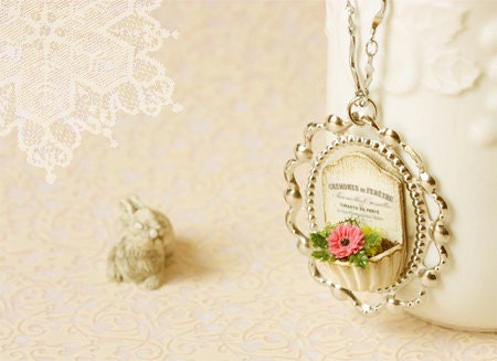 French Chic Gerbera Daisy Necklace (Medium Pink) - Gift for her