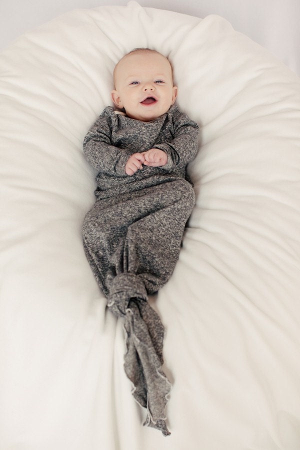Knottie baby sleeper- Stone 3-6 months